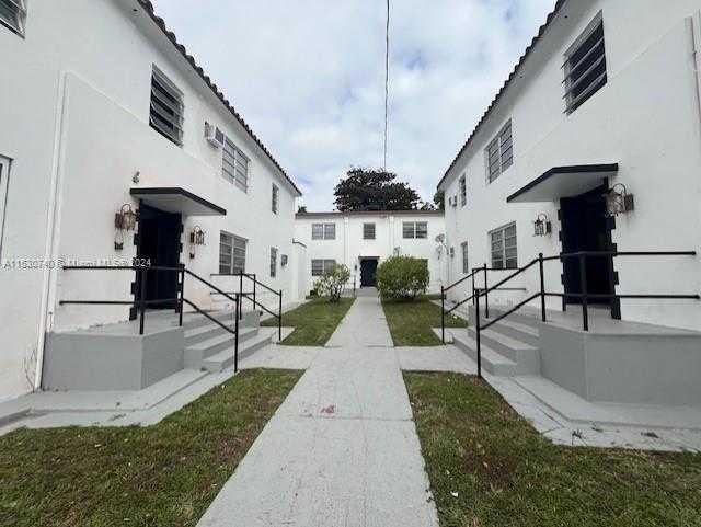 535 SW 7th St  4, Miami,  for rent, InCom Real Estate - Sample Office 