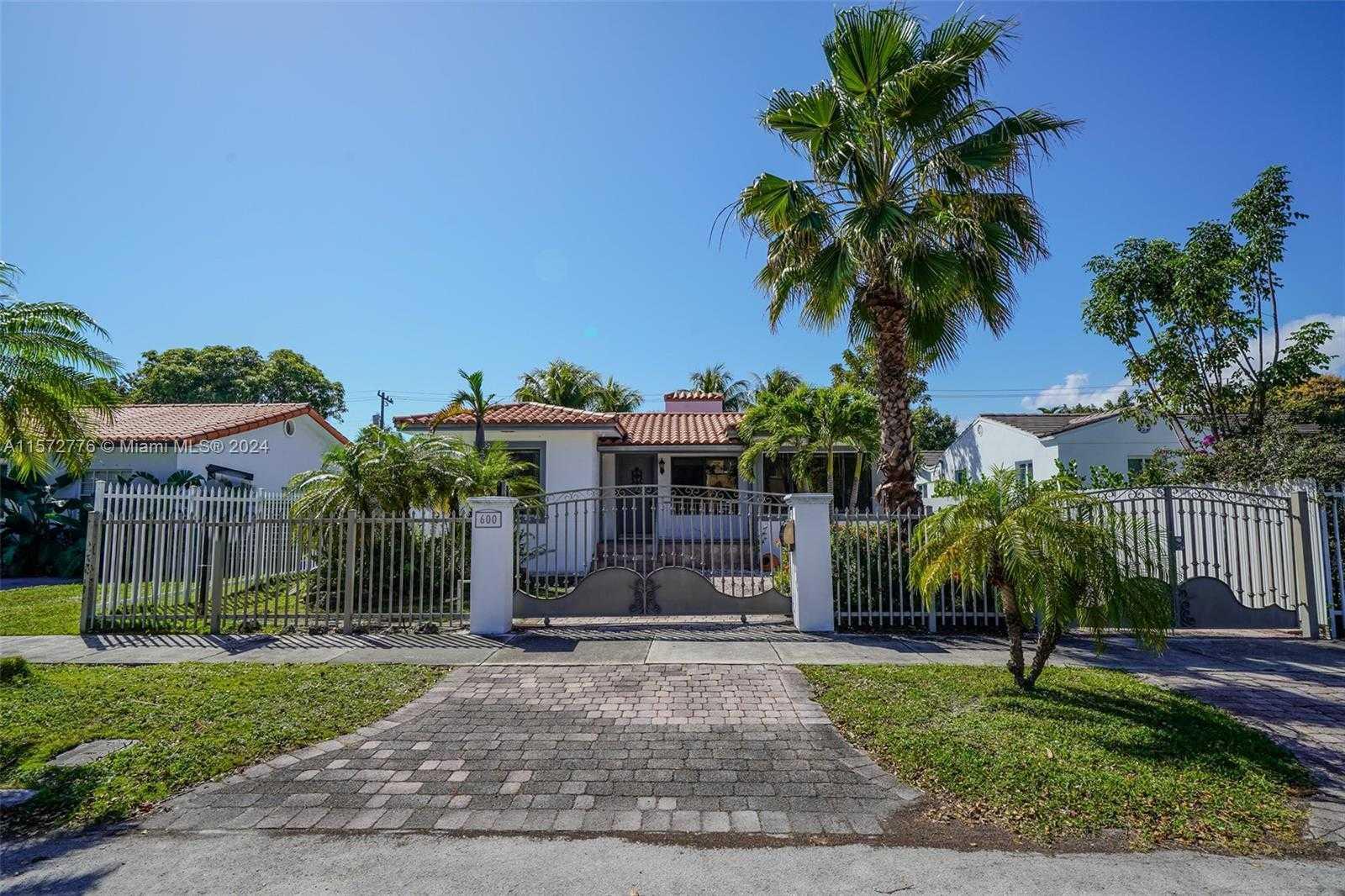 600 SW 19th Rd , Miami, Single-Family Home,  for sale, InCom Real Estate - Sample Office 