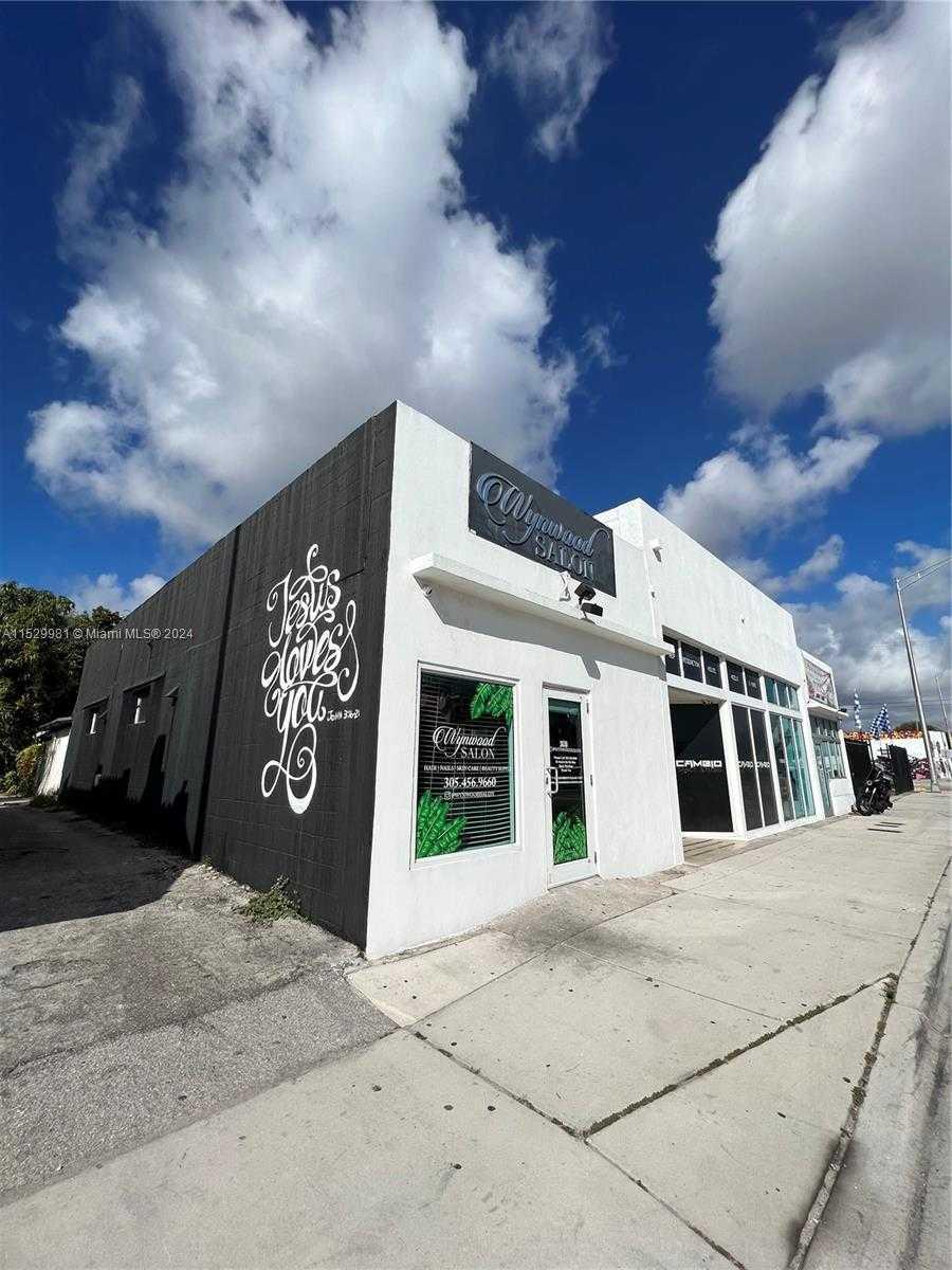 3032 NW 7th Ave , Miami,  for sale, InCom Real Estate - Sample Office 
