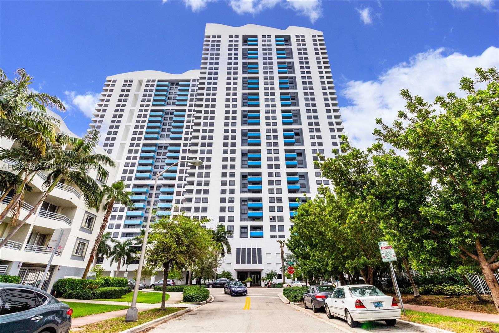 1330 West Ave  1811, Miami Beach, Condo,  for sale, InCom Real Estate - Sample Office 