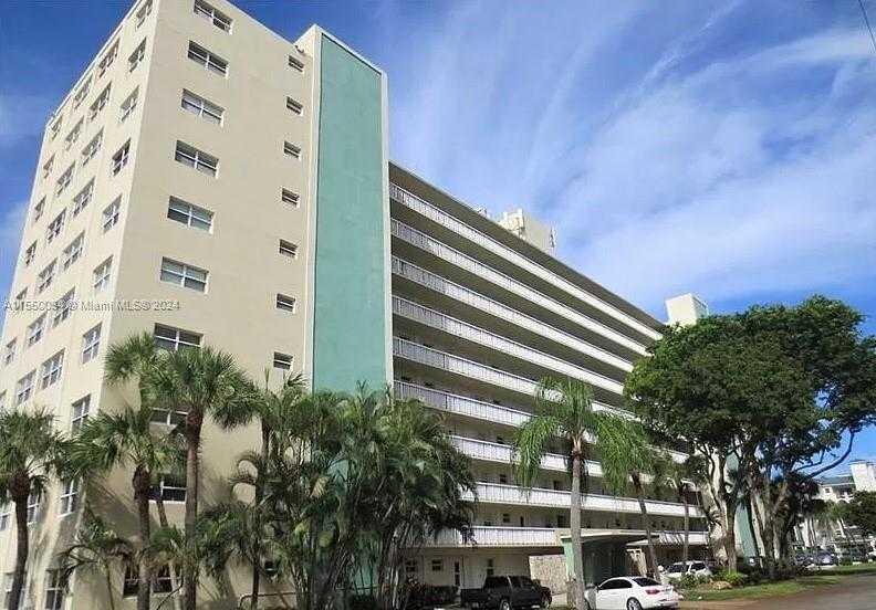 2555 NE 11th St  303, Fort Lauderdale, Condo,  for sale, InCom Real Estate - Sample Office 