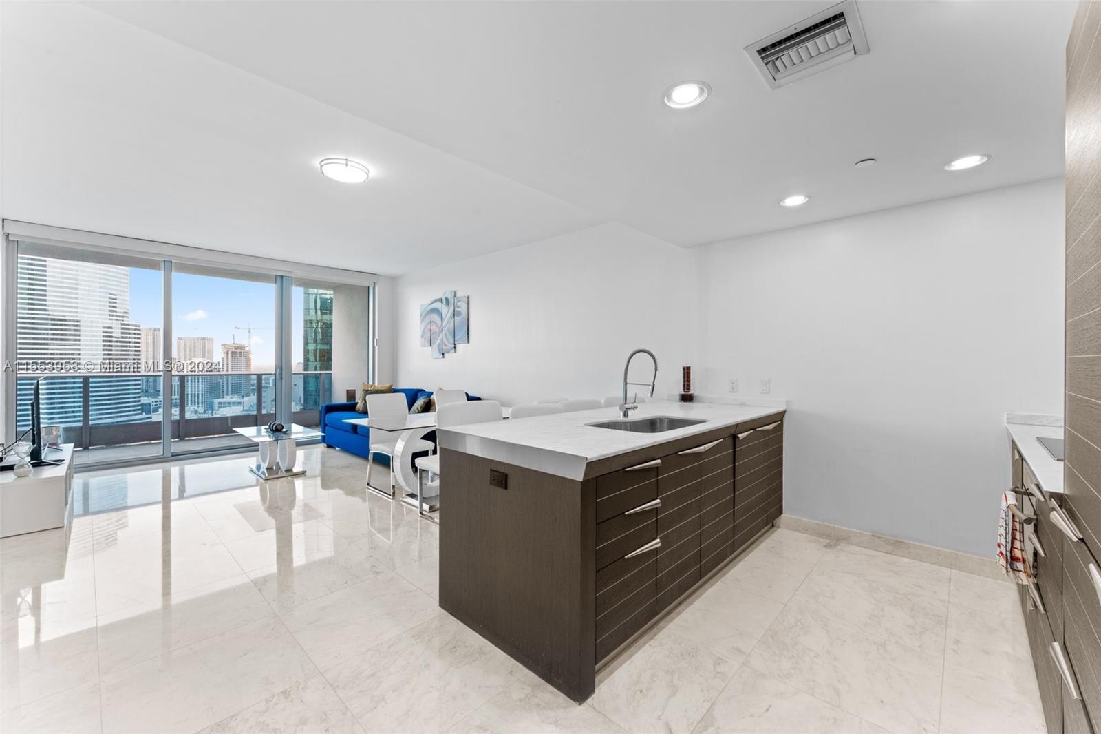 200 Biscayne Boulevard Way  3312, Miami, Condo,  for rent, InCom Real Estate - Sample Office 