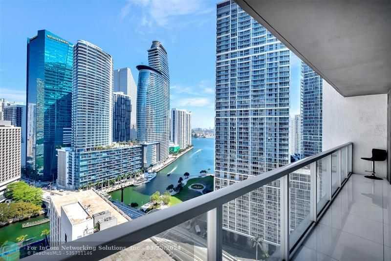 500 Brickell Ave  2607, Miami,  for rent, InCom Real Estate - Sample Office 