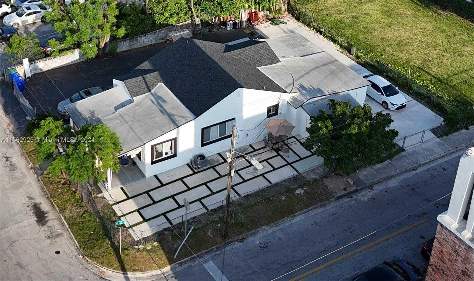 1772 NW 3rd St , Miami,  for sale, InCom Real Estate - Sample Office 