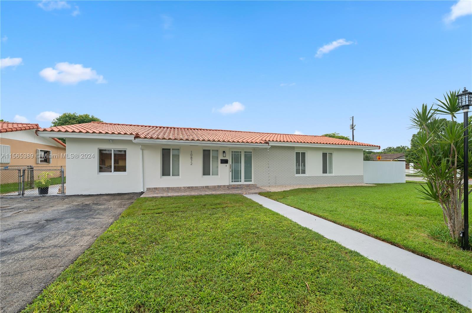 10872 SW 33rd St , Miami, Single-Family Home,  for rent, InCom Real Estate - Sample Office 