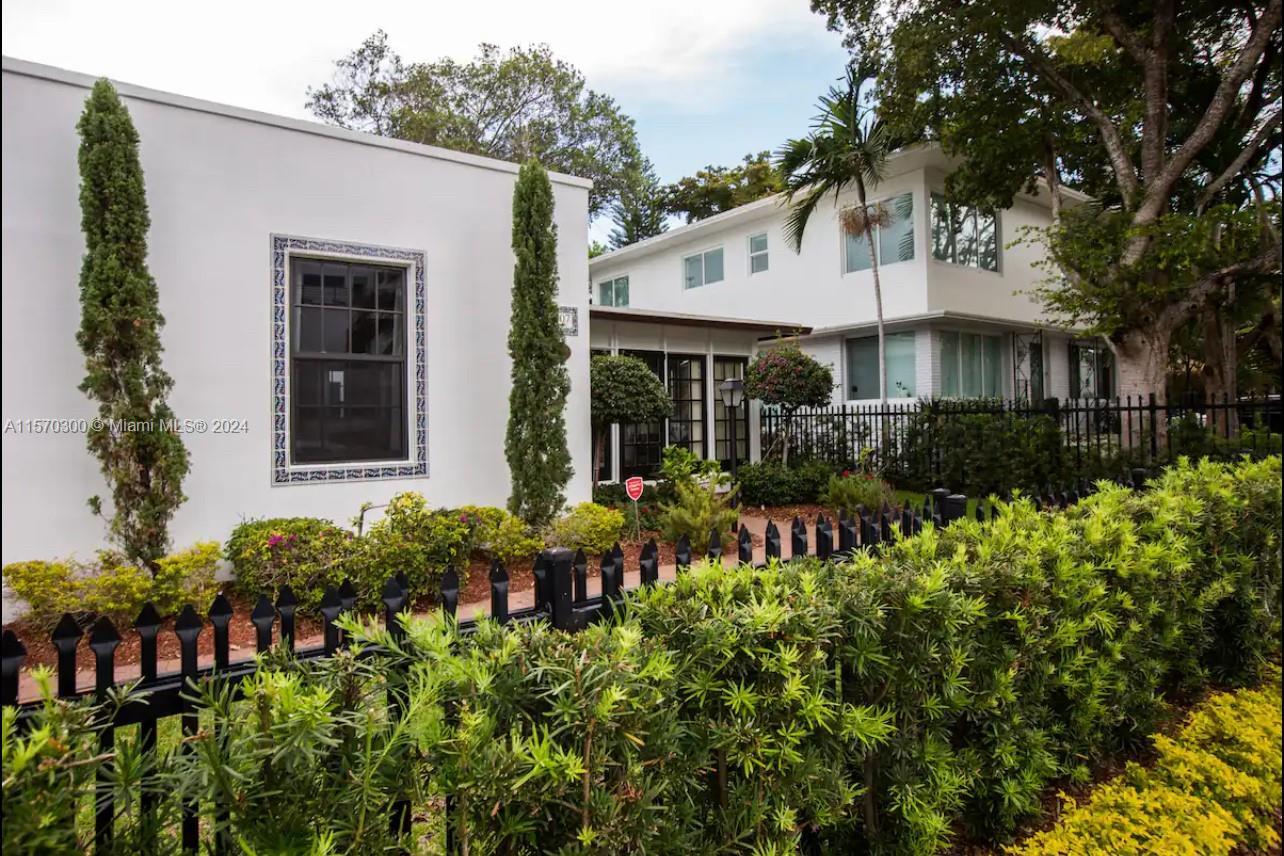 1407 SE 2nd St  1-4, Fort Lauderdale, Single-Family Home,  for rent, InCom Real Estate - Sample Office 